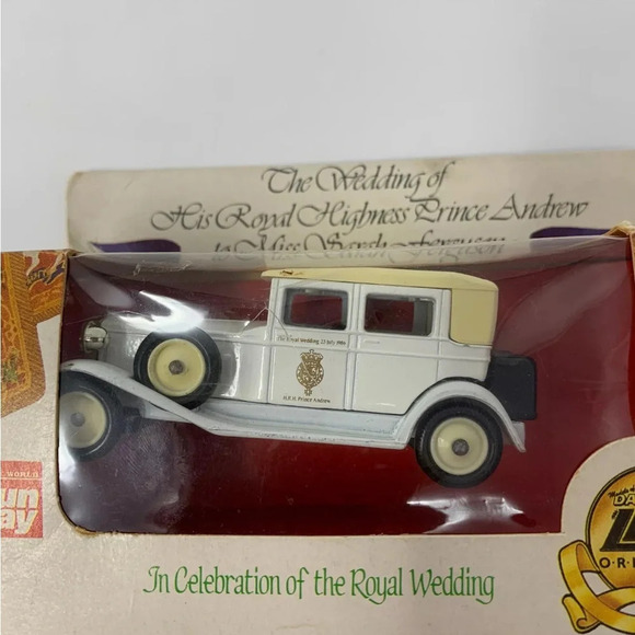 Lledo Diecast Car Limo Royal Wedding Of Prince Andrew & Sarah Ferguson 1986 NIB - Picture 2 of 6
